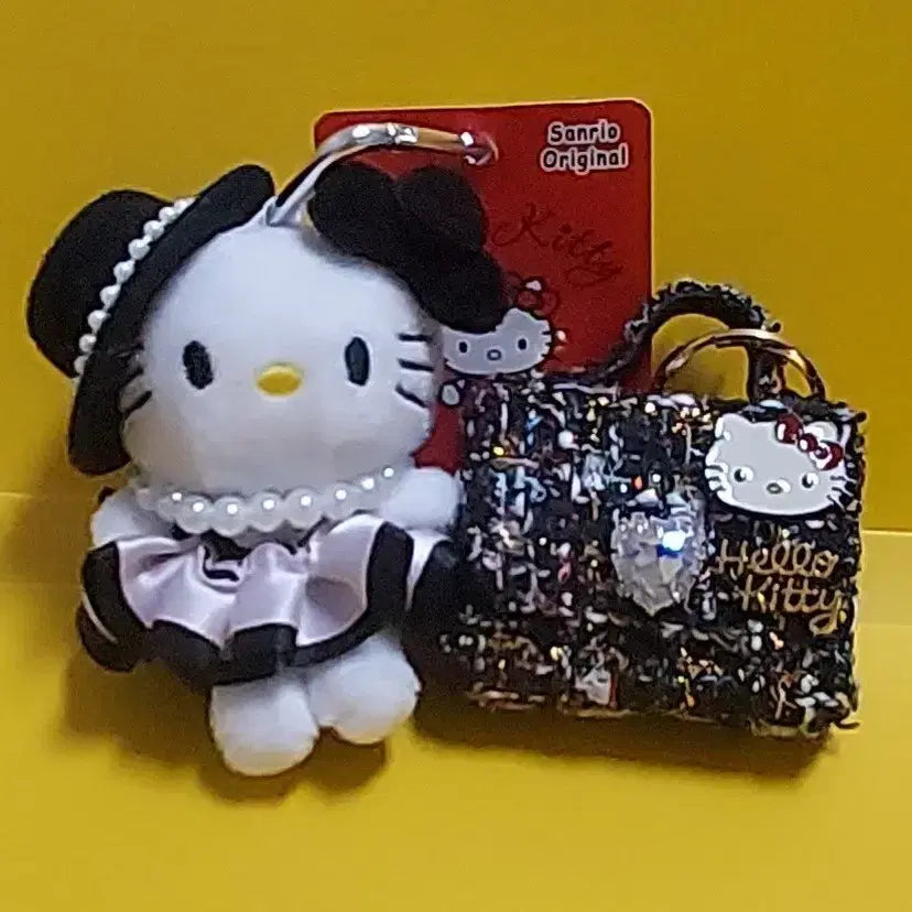 [BUNJANG] Hello Kitty Keychain &amp; AirPods Case Set / 헬로키티키링  &amp; 에어팟가방