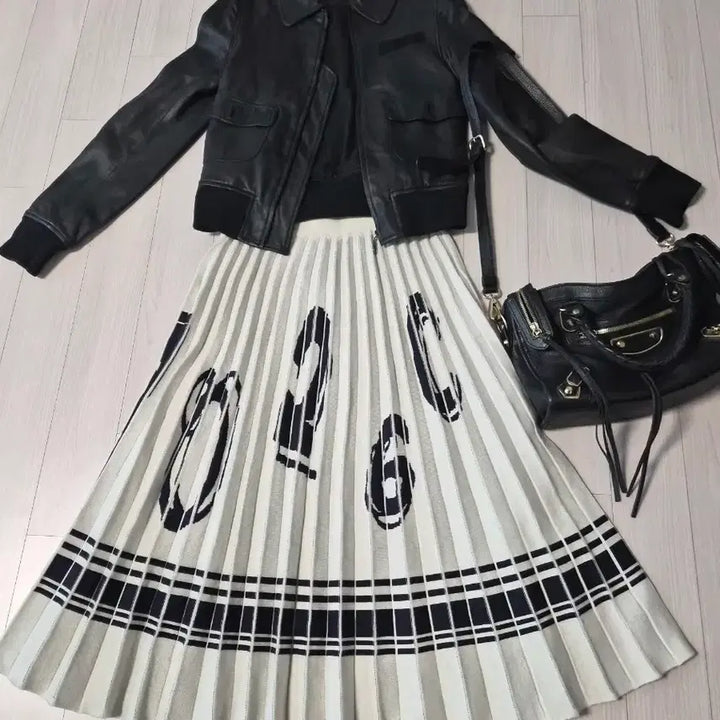 [BUNJANG] Nice Claup Number Pattern Knit Pleated Long Skirt / 나이스클랍 유니크한 숫자 패턴 니트 플리츠 롱스커트