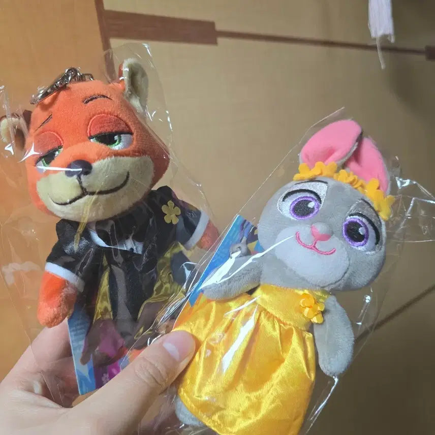 [BUNJANG] Disney Zootopia Nick Wilde &amp; Judy Hopps Plush Keychain Set / cgv 주토피아 닉 주디 봉제인형 키링 세트