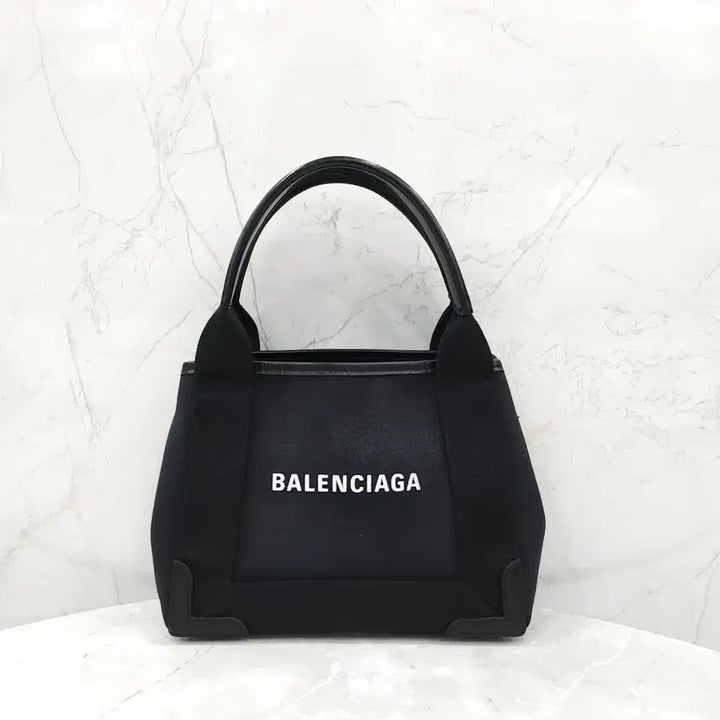 [SOLD OUT] 발렌시아가 블랙 로고 카바스 탑핸들 토트백 XS 390346