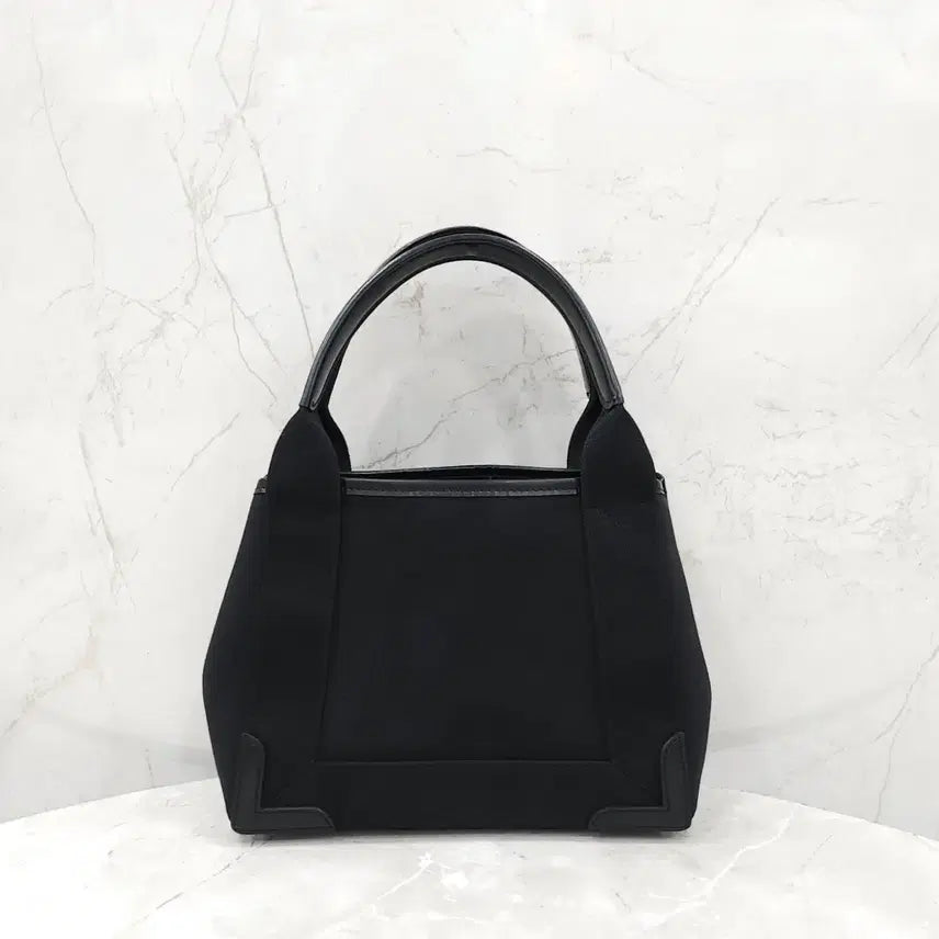 [SOLD OUT] 발렌시아가 블랙 로고 카바스 탑핸들 토트백 XS 390346