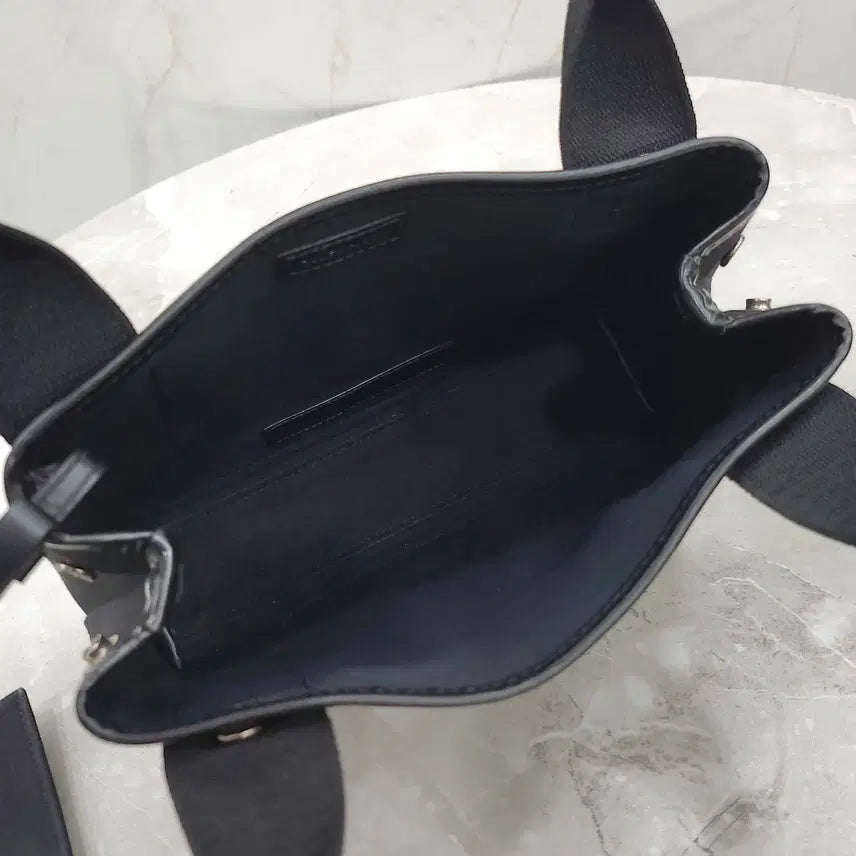 [SOLD OUT] 발렌시아가 블랙 로고 카바스 탑핸들 토트백 XS 390346