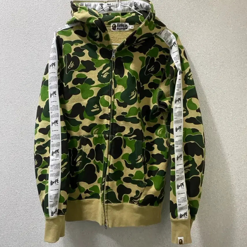 [BUNJANG] BAPE Hooded Zip-Up Jacket (Size 95) / 베이프 후드집업 95