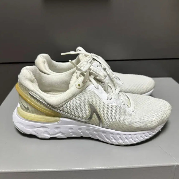 [BUNJANG] Nike React Miler 3 Running Shoes / 235나이키 리액트 마일러3 -571