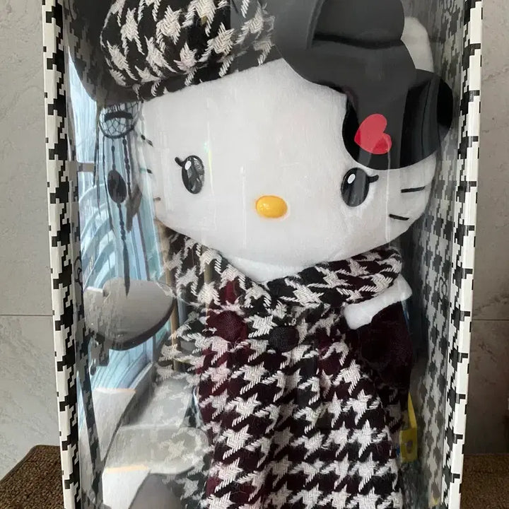 [BUNJANG] Sanrio Hello Kitty Houndstooth Check Large Doll / 산리오 헬로키티 하운즈투스 체크 대형 인형