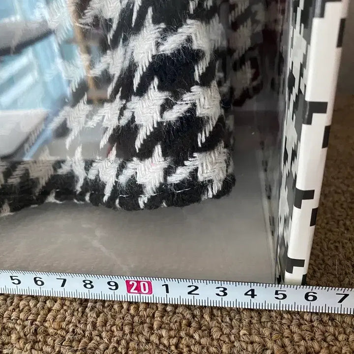 [BUNJANG] Sanrio Hello Kitty Houndstooth Check Large Doll / 산리오 헬로키티 하운즈투스 체크 대형 인형