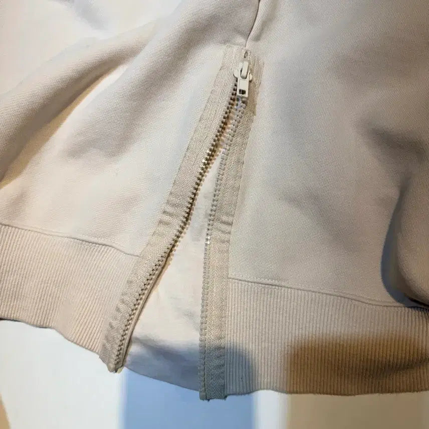 [BUNJANG] Umer Ivory Sweatshirt / umer  아이보리 맨투맨