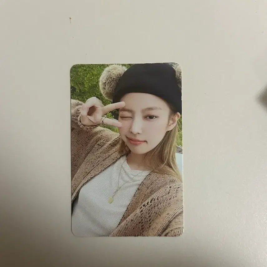[BUNJANG] BLACKPINK Jennie Bear Hat Photocard / 곰돌제니 제니 포카 본핑크 곰돌젠