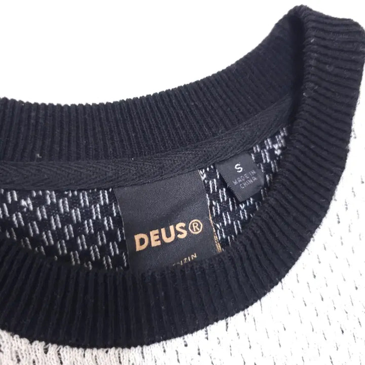 [BUNJANG] Deus Ex Machina Moto Knit Sweater / 데우스엑스마키나 모토 니트