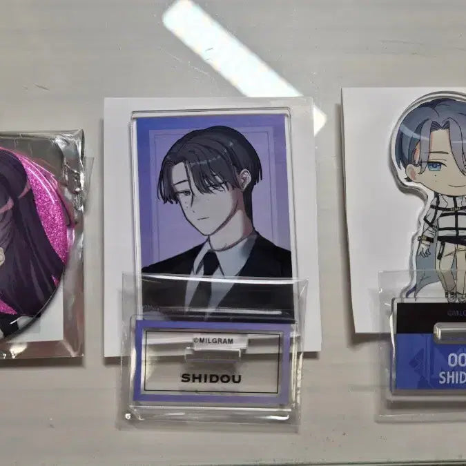 [BUNJANG] Milgram Sido/Uno Goods Bundle (Mini Acrylic / Badge) / 밀그램 시도우 유노 굿즈 (미니아크릴 / 캔뱃지)