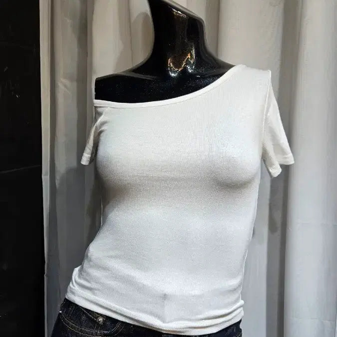 [BUNJANG] Off-Shoulder Ribbed Short Sleeve Top / 한쪽 오프숄드 골지 쇼트 반팔