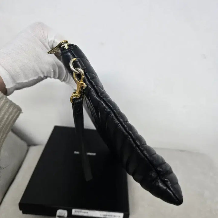 [BUNJANG] Saint Laurent Matelassé Clutch Large / [보증서 정품] 입생로랑 마틀라세 클러치 라지