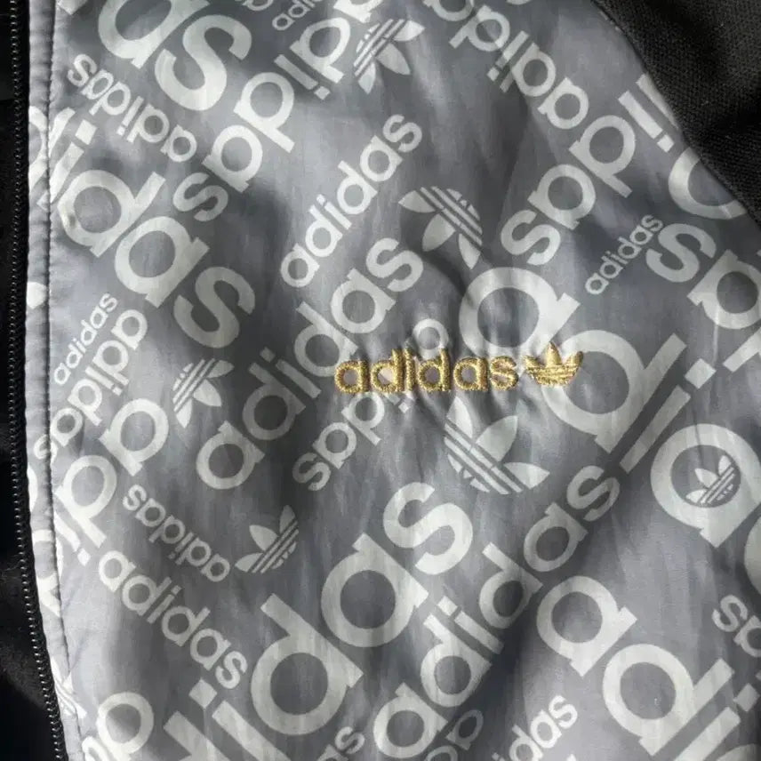 [BUNJANG] Adidas Old School Logo Pattern Track Top / 아디다스 올드스쿨 로고 패턴 트랙탑