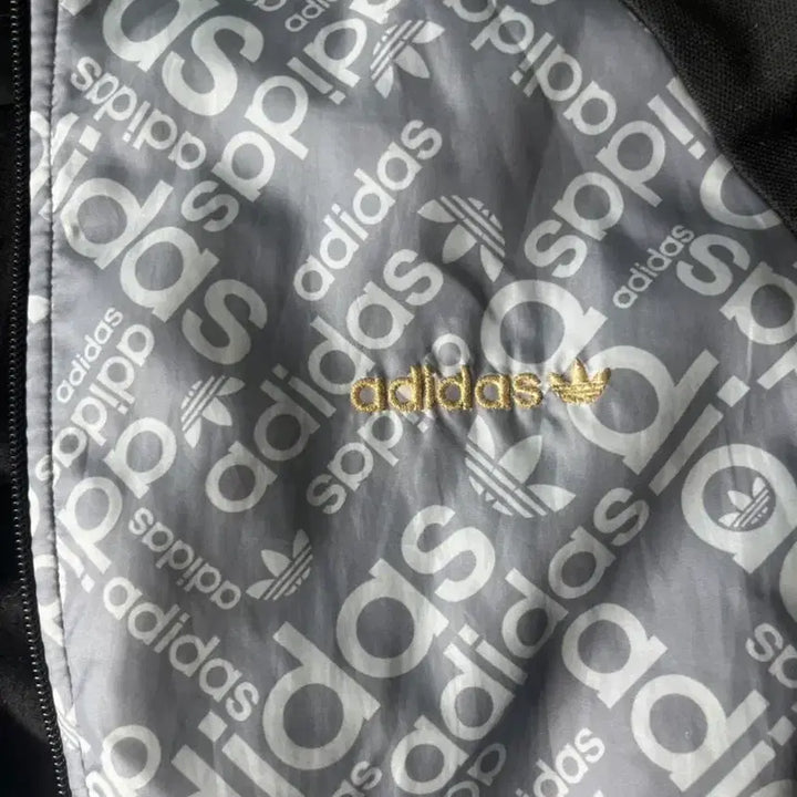 [BUNJANG] Adidas Old School Logo Pattern Track Top / 아디다스 올드스쿨 로고 패턴 트랙탑