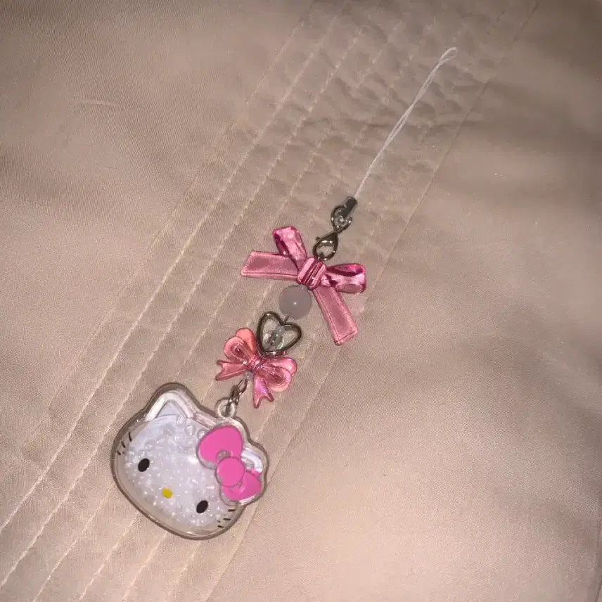[BUNJANG] Giant Kitty Charm Keychain / 대왕 키티키링