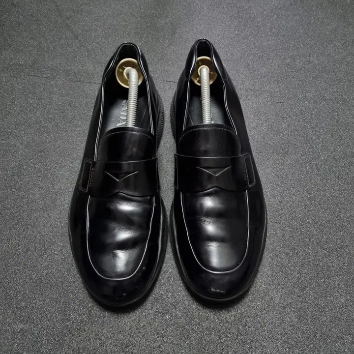 [SOLD OUT] 프라다 토블라치 로퍼 uk 8.5