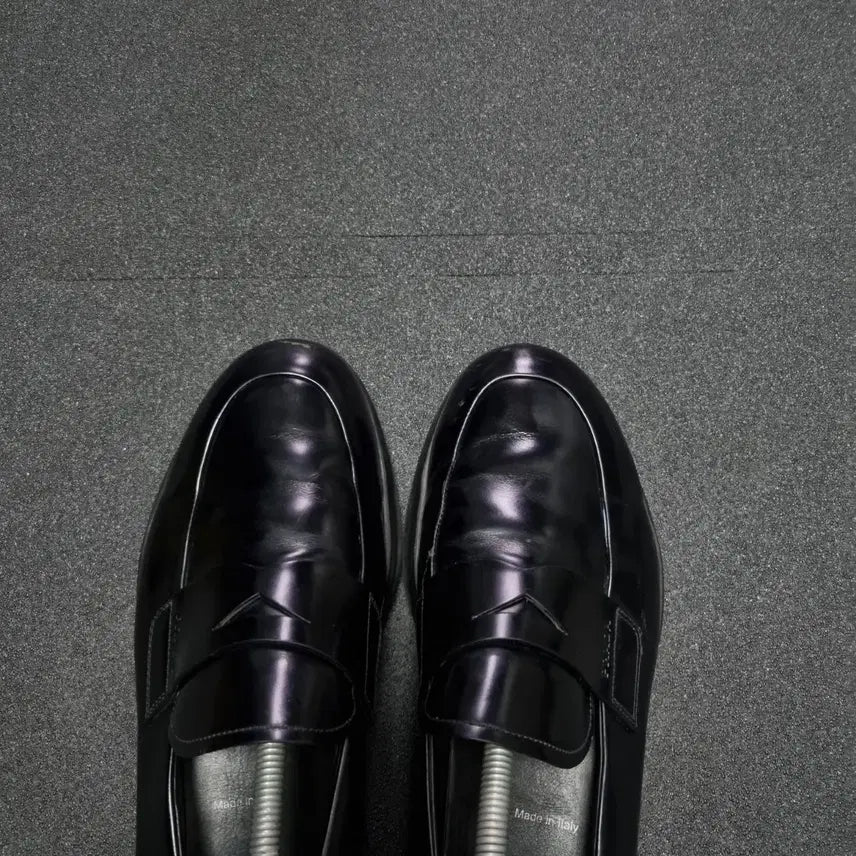 [SOLD OUT] 프라다 토블라치 로퍼 uk 8.5