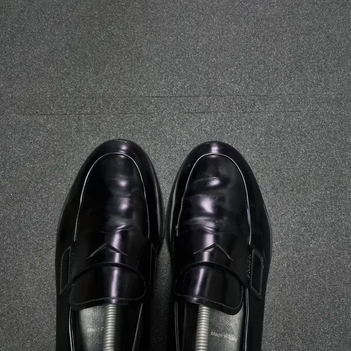 [SOLD OUT] 프라다 토블라치 로퍼 uk 8.5