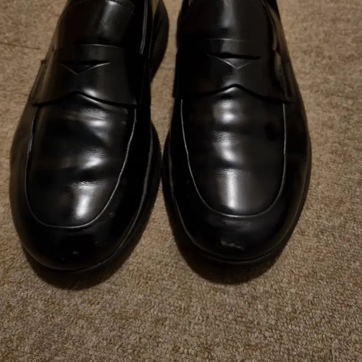 [SOLD OUT] 프라다 토블라치 로퍼 uk 8.5