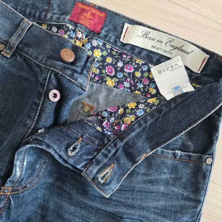 [BUNJANG] Vivienne Westwood Flower Pattern Denim Jeans / 비비안웨스트우드 데님 플라워패턴 청바지 새상품