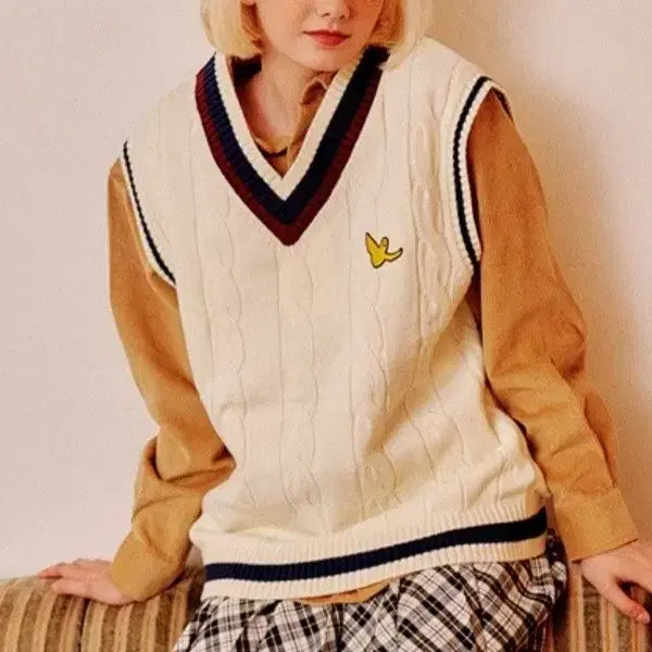 [BUNJANG] War It Is! Ivory Knit Vest S / 와릿이즌 아이보리 니트 조끼 S 헌 와키윌리