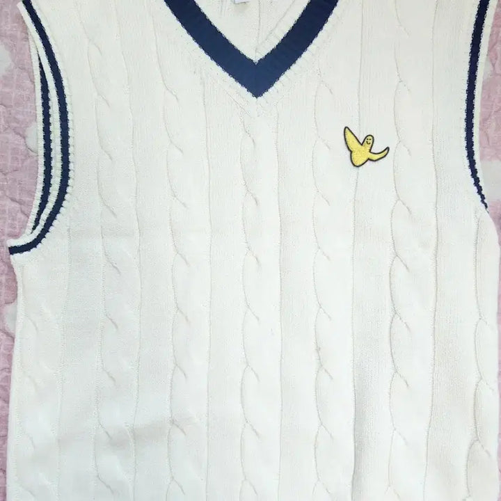 [BUNJANG] War It Is! Ivory Knit Vest S / 와릿이즌 아이보리 니트 조끼 S 헌 와키윌리