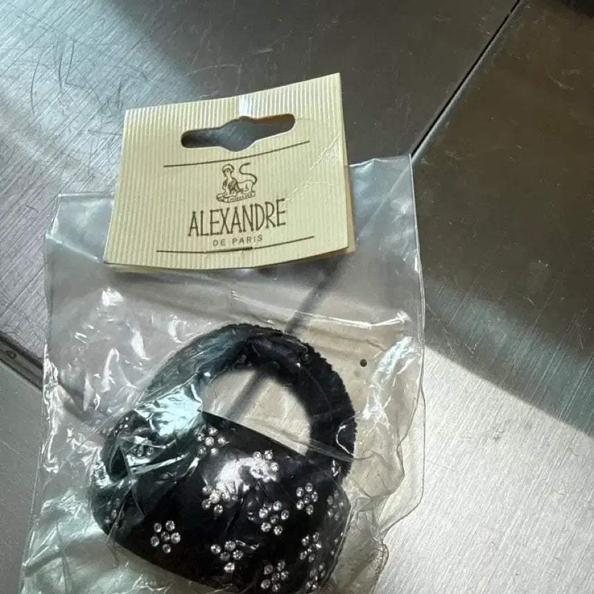 [BUNJANG] Alexandre de Paris Black Crystal Hair Scrunchie / 알렉산드로드파리 헤어슈슈