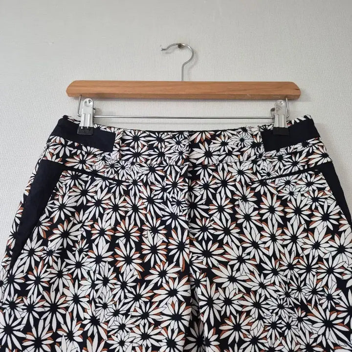 [BUNJANG] Objet Flower Pattern Slacks Pants Size 27 / [오브제]플라워 패턴 여성 바지(허리27)