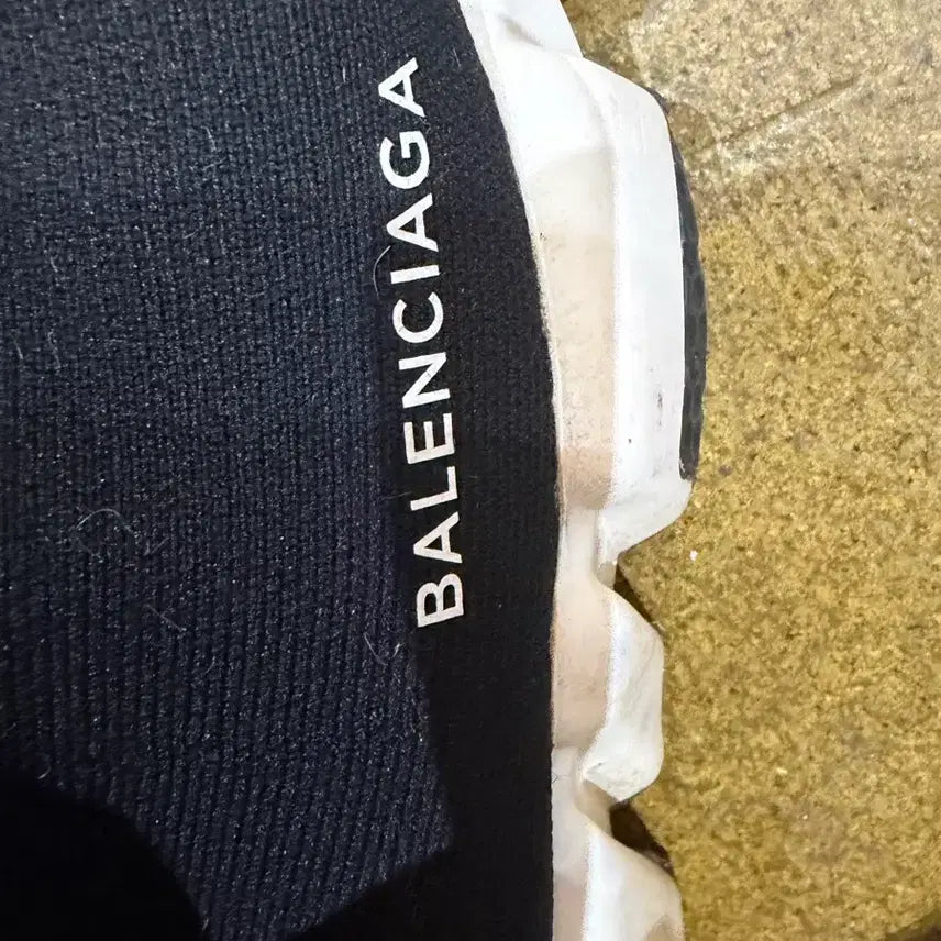 [BUNJANG] Balenciaga Speedrunner Black Sneakers / 발렌시아가 스피드러너 블랙 운동화