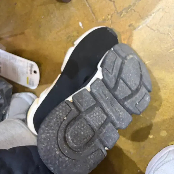 [BUNJANG] Balenciaga Speedrunner Black Sneakers / 발렌시아가 스피드러너 블랙 운동화