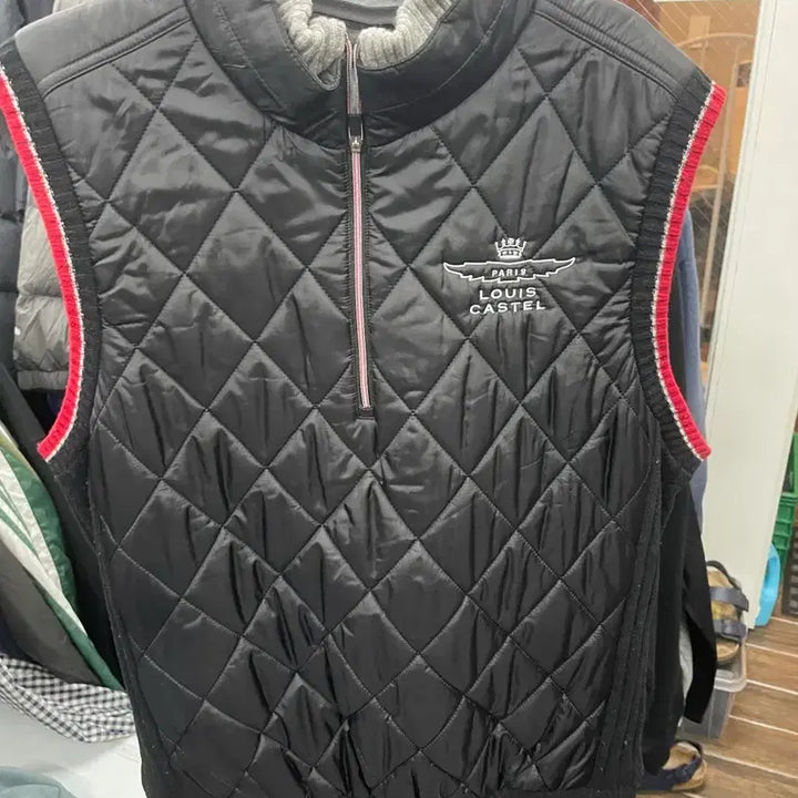 [BUNJANG] Louis Castel Black Quilted Vest 105 / 루이까스텔 블랙 퀼팅 조끼 가슴55