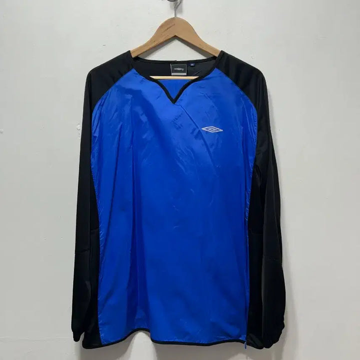 [BUNJANG] Umbro Black and Blue Long Sleeve Windbreaker M / 엄브로 블루 블랙 긴팔 바람막이 M