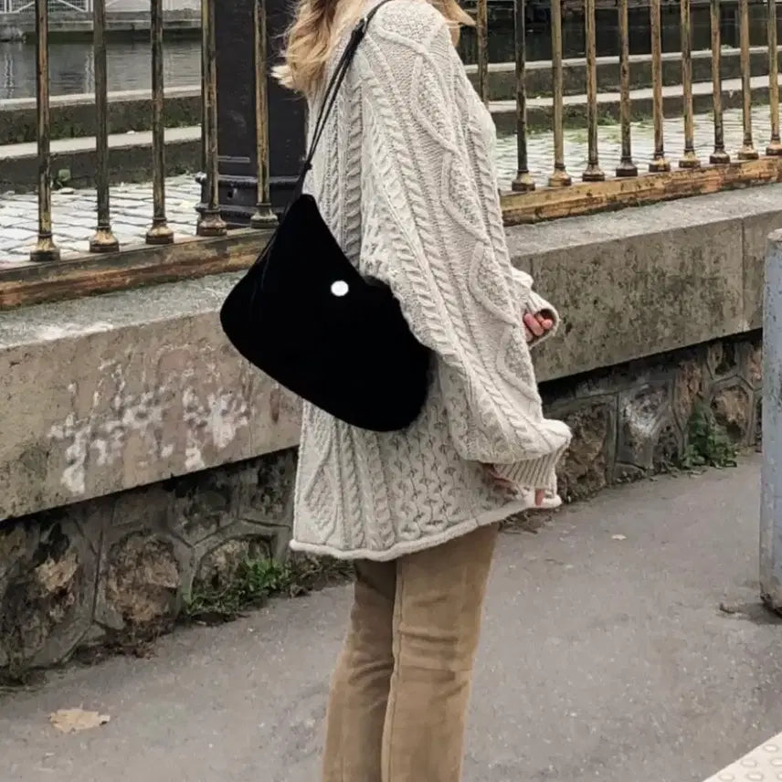 [BUNJANG] Minitmute Clo Soft Black Belt Shoulder Bag / 미닛뮤트 클로 소프트 블랙벨 숄더백