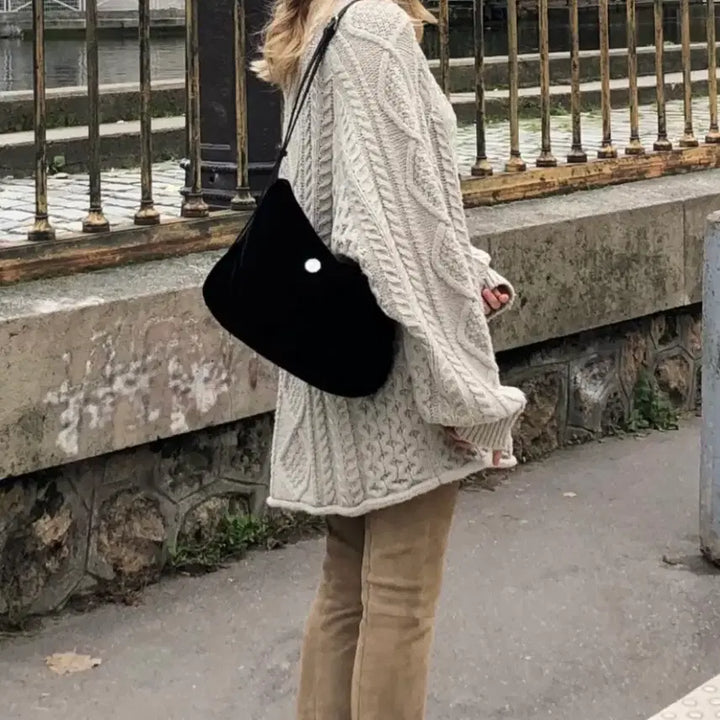 [BUNJANG] Minitmute Clo Soft Black Belt Shoulder Bag / 미닛뮤트 클로 소프트 블랙벨 숄더백