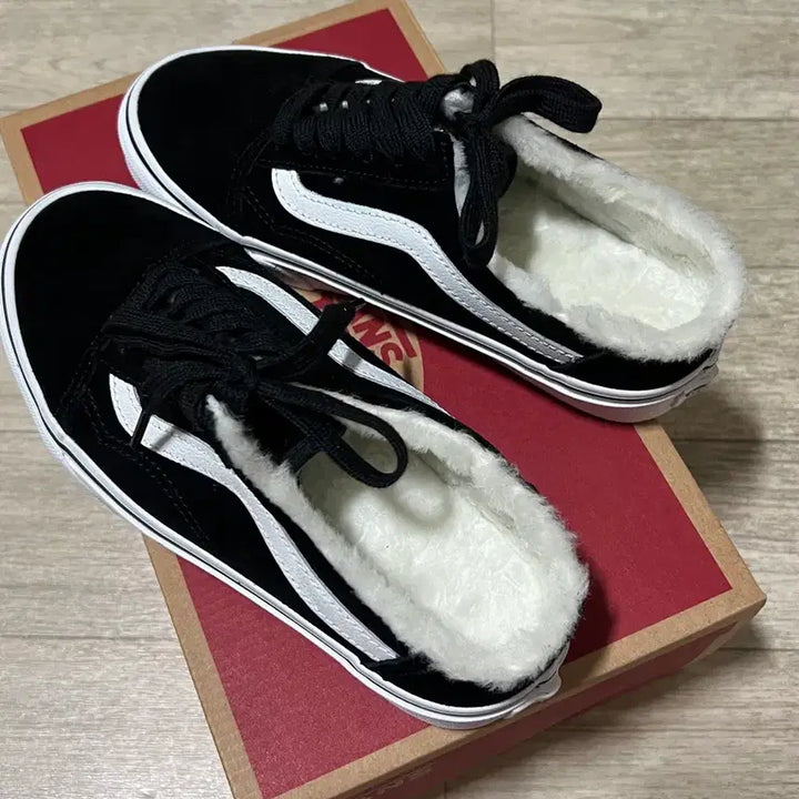 [BUNJANG] Vans Old Skool Mule Winter Fur Sneakers / 반스 올드스쿨 뮬 겨울털운동화 225 새상품