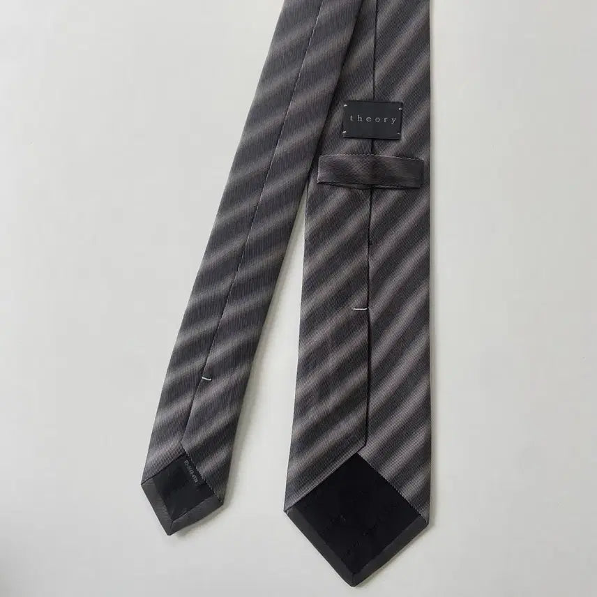 [BUNJANG] Theory Silk Necktie 8.2cm / theory 띠어리 정품 명품넥타이 8.2cm