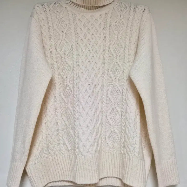 [BUNJANG] GU Ivory Knit Sweater / GU 아이보리 니트 스웨터