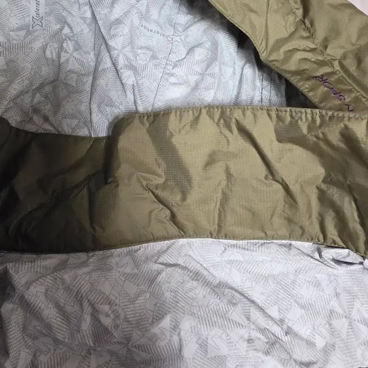 [BUNJANG] Kolon Lightweight Windbreaker Jacket / 코오롱 봄여름 바람막이자켓