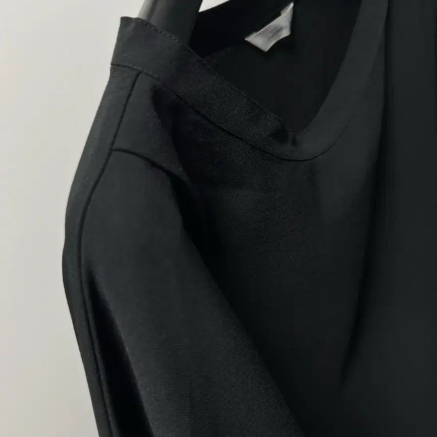 [BUNJANG] Elegant Black Blouse / 우아한 예쁜 블라우스