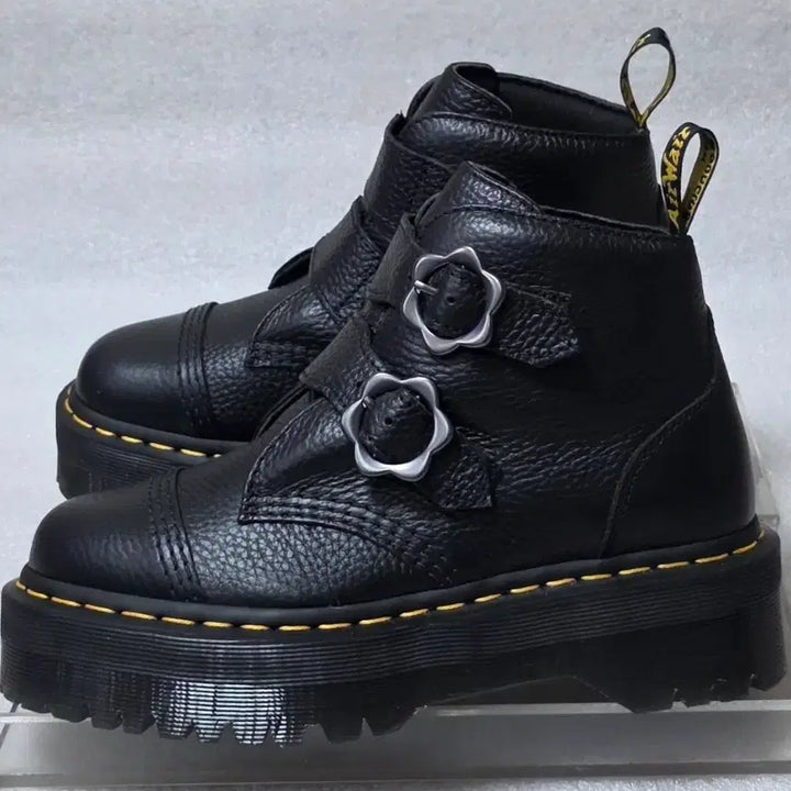 [BUNJANG] Dr. Martens Devon Flower Buckle Platform Boots (Unused) / [미사용] 닥터마틴 데본 플라워 버클 플랫폼 부츠 공용 250
