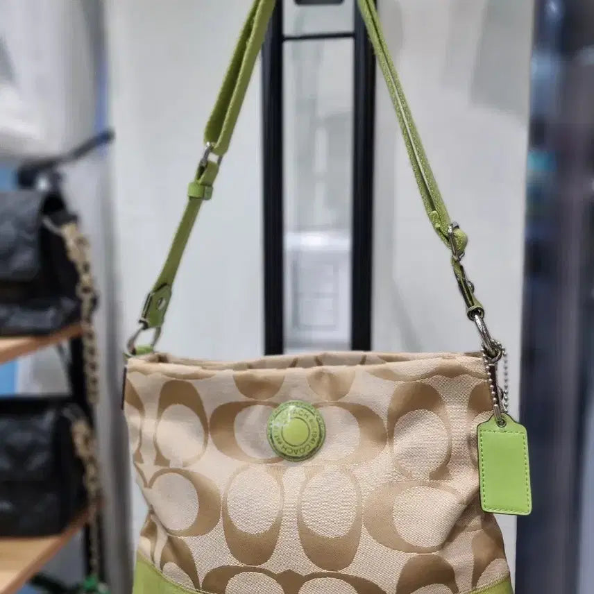 [BUNJANG] Coach Signature File Bag Lime / 코치 시그니처 파일백 라임색