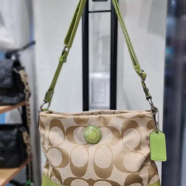 [BUNJANG] Coach Signature File Bag Lime / 코치 시그니처 파일백 라임색