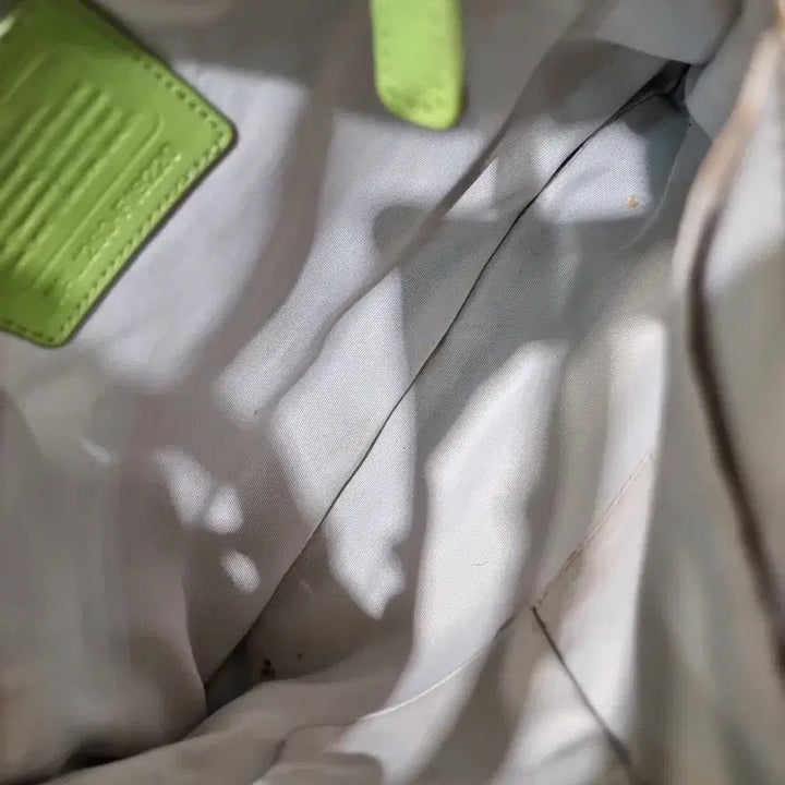 [BUNJANG] Coach Signature File Bag Lime / 코치 시그니처 파일백 라임색