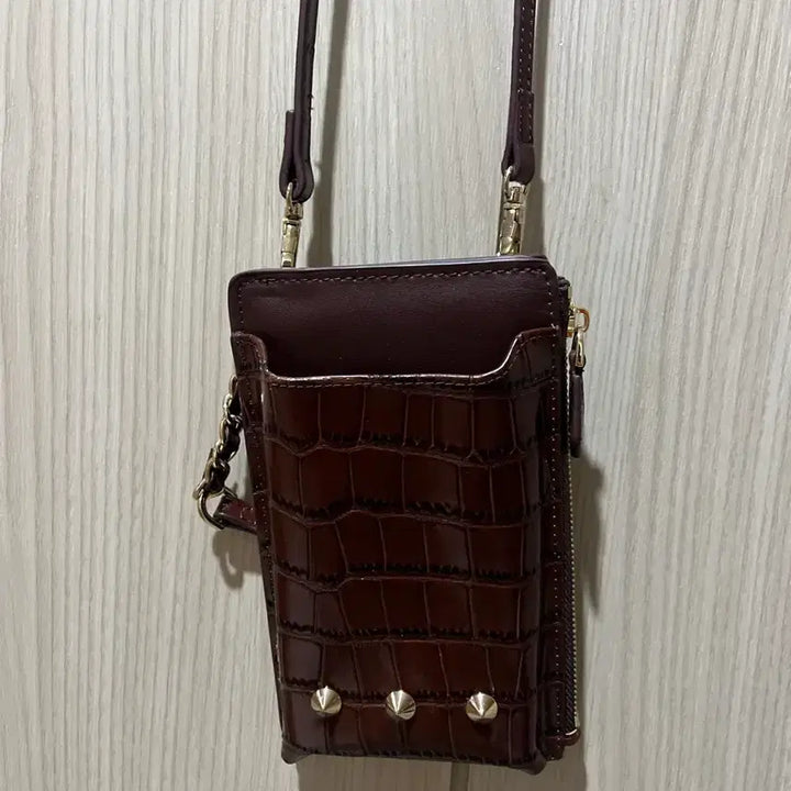 [BUNJANG] Phone Bag Burgundy Crocodile Pattern Crossbody / 폰 가방 버건디