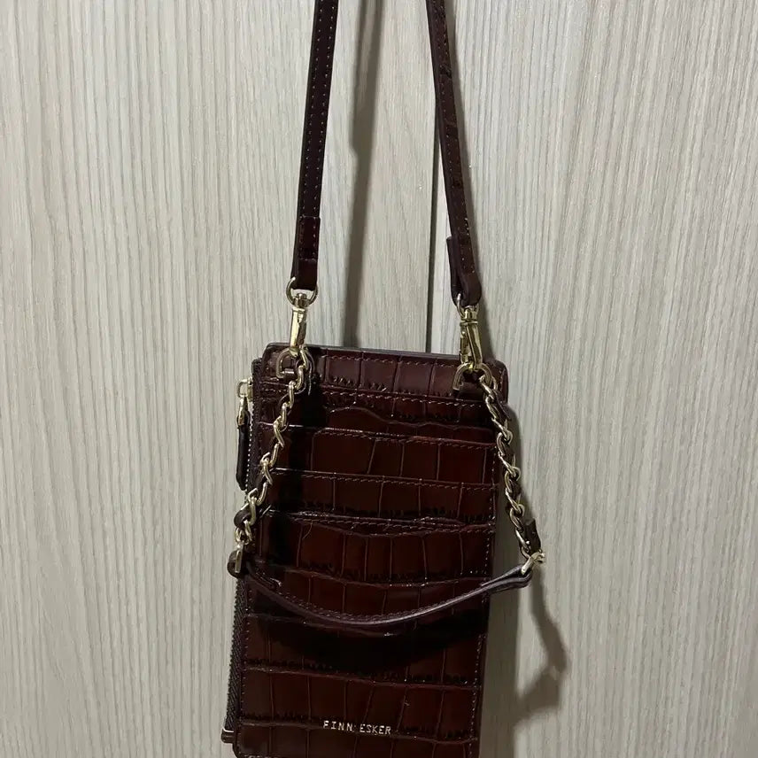 [BUNJANG] Phone Bag Burgundy Crocodile Pattern Crossbody / 폰 가방 버건디