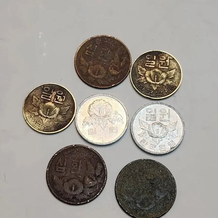 [BUNJANG] Bank of Korea One Won / Ten Won Coin Set (7 Coins) / 한국은행 주화 일원/십환 동전 7점 일괄