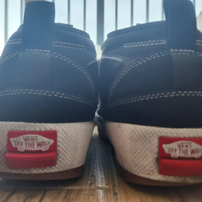 [BUNJANG] Vans MTE Half Cab Gore-Tex Black Sneakers / 반스 MTE 하프 캡 고어텍스 블랙 (280)