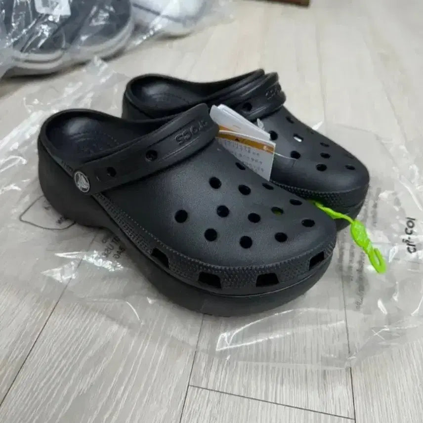 [BUNJANG] Crocs Platform Clog Black W6 / 새상품) 230사이즈 크록스  플랫폼 클로그 /블랙 w6