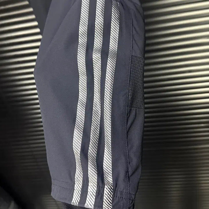 [BUNJANG] Adidas Climacool Woven Track Pants Shorts / 아디다스 6부 반바지 쇼츠 클라이마라이트 우븐 트랙 팬츠 런닝 올드스쿨