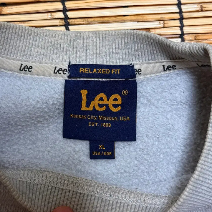[BUNJANG] LEE 그레이 스펠아웃 맨투맨 XL / LEE 그레이 스펠아웃 맨투맨 XL